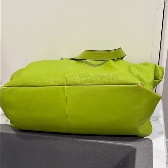Vince Camuto Maryn Shoulder Tote Bag in the vibrant "Apple Buzz" green color - Picture 8 of 15